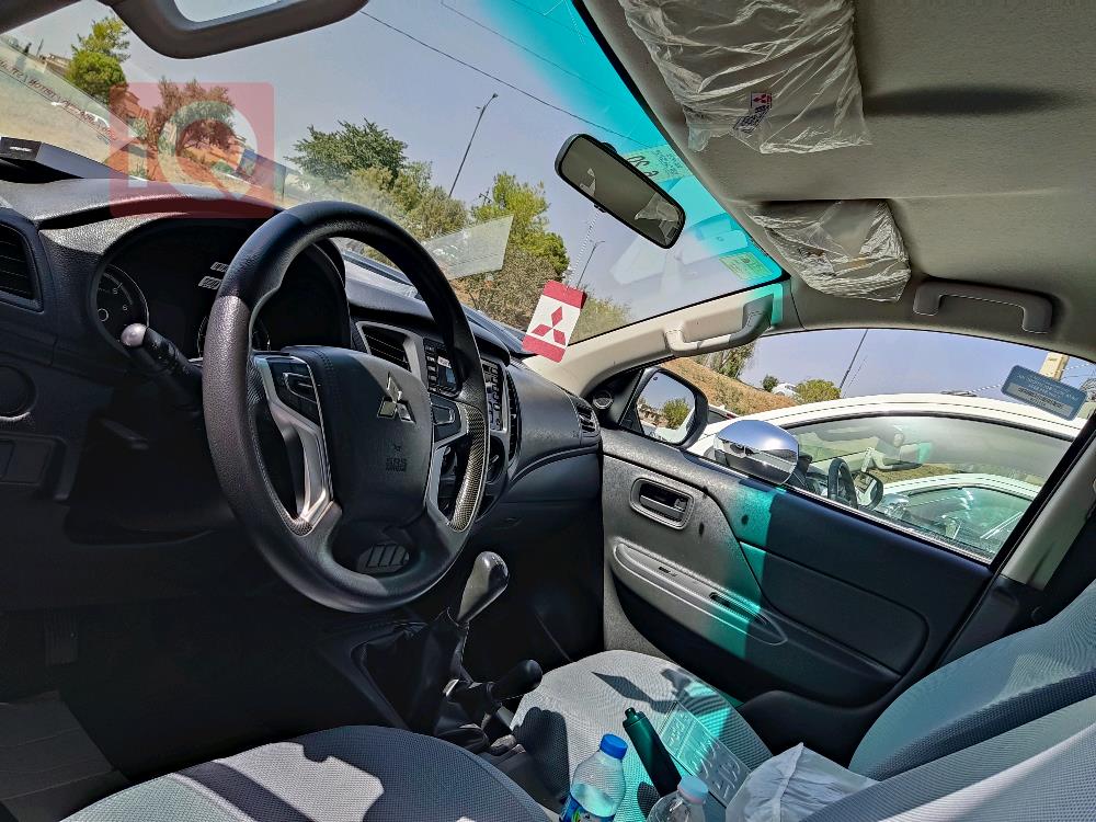 میتسوبیشی L200